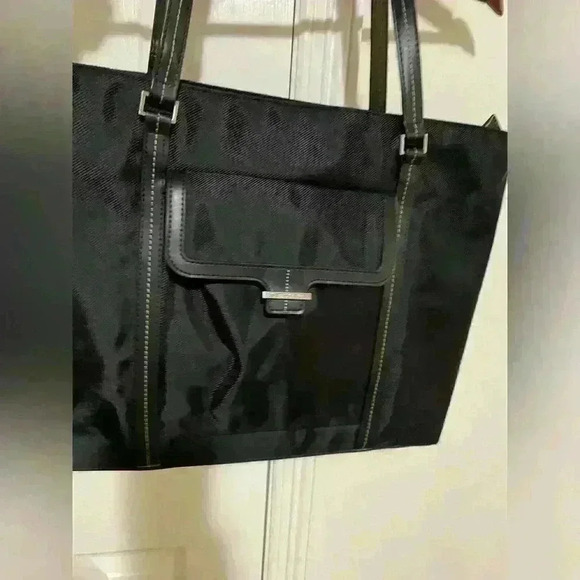 Samsonite Handbags - Samsonite ultima 2 laptop black bag